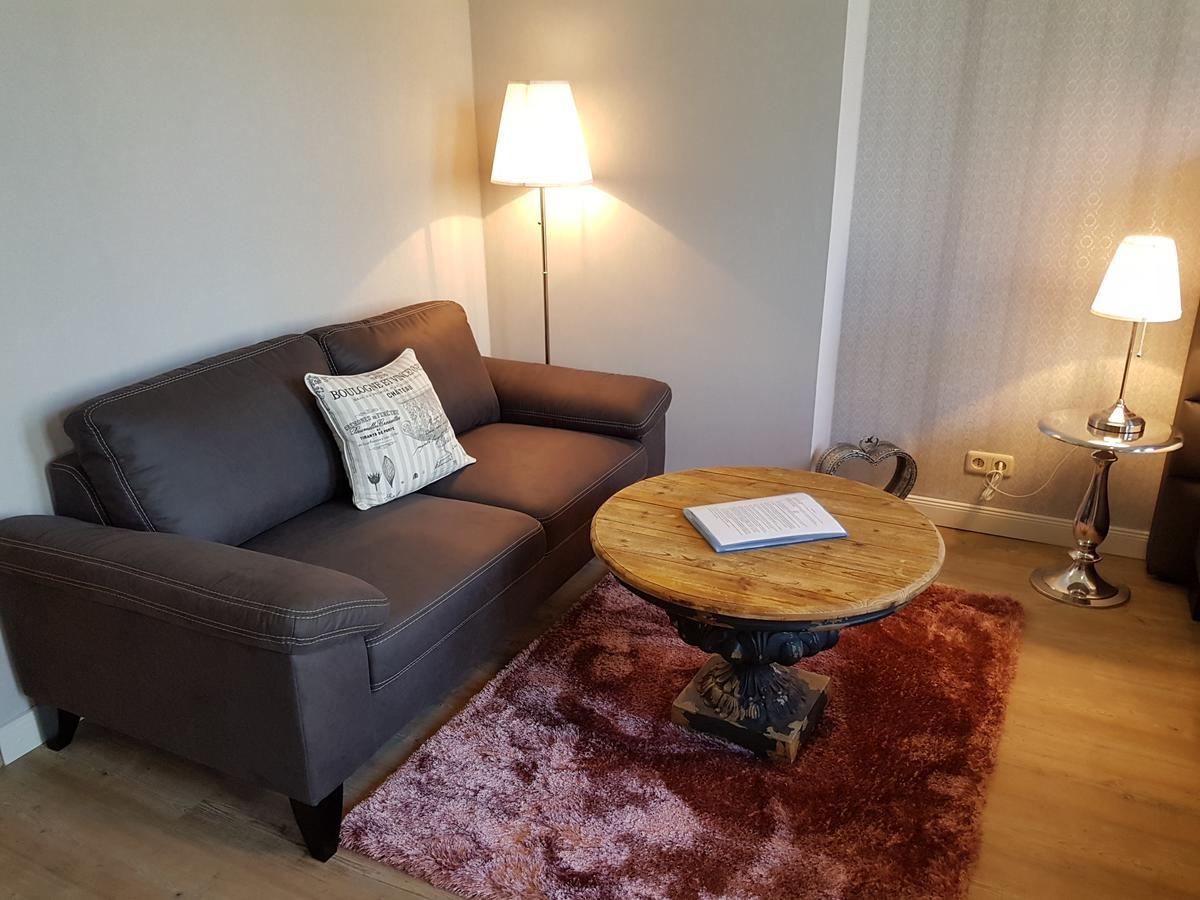 Haus Im Park Lägenhet Wesselburen Exteriör bild